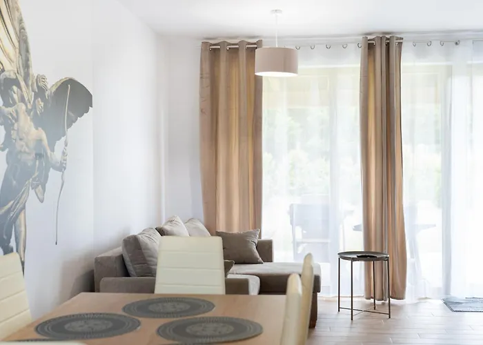 Arkadia Hébergement de vacances Łukęcin